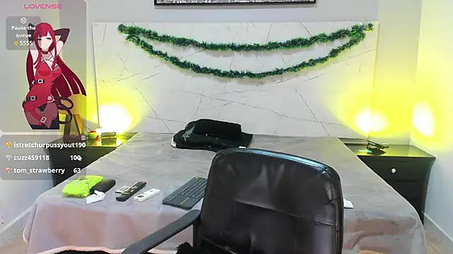 Snapshot of LAYLATAYLOR_ chatting on 12/13/24, 12:06 LAYLATAYLOR online show from 12/13/24, 12:06