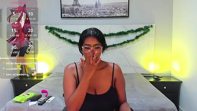 Snapshot of LAYLATAYLOR_ chatting on 12/13/24, 03:11 LAYLATAYLOR online show from 12/13/24, 03:11