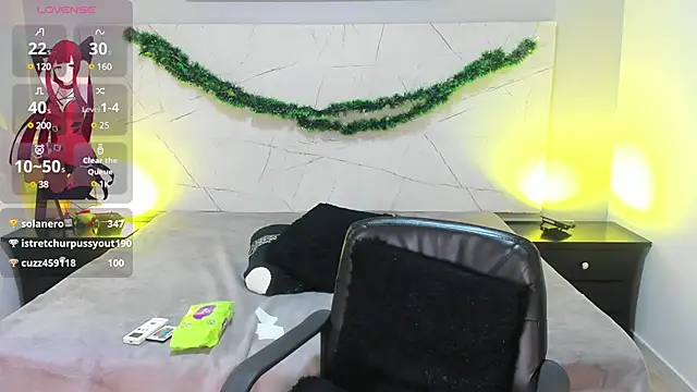 Snapshot of LAYLATAYLOR_ chatting on 12/14/24, 11:07 LAYLATAYLOR online show from 12/14/24, 11:07