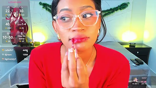 Snapshot of LAYLATAYLOR_ chatting on 12/21/24, 06:52 LAYLATAYLOR online show from 12/21/24, 06:52