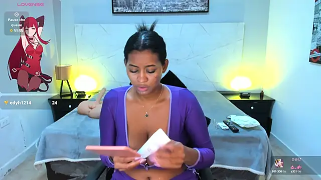 Snapshot of LAYLATAYLOR_ chatting on 02/06/25, 06:18 LAYLATAYLOR online show from 02/06/25, 06:18