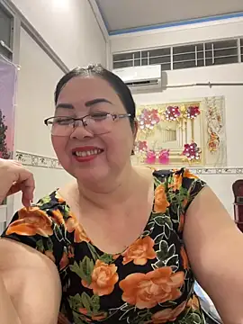 Snapshot of NDith chatting on 04/30/26, 11:16 NDith online show from 04/30/26, 11:16