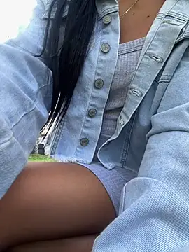 Snapshot of NAUGHTY_LITTLE_18 chatting on 10/06/25, 09:12 NAUGHTY LITTLE 18 online show from 10/06/25, 09:12