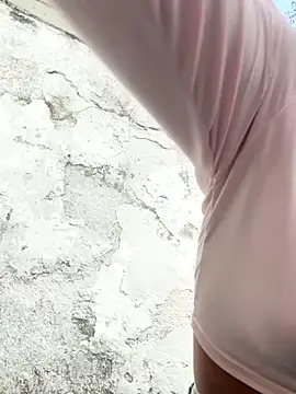 Snapshot of NAUGHTY_LITTLE_18 chatting on 10/15/25, 10:32 NAUGHTY LITTLE 18 online show from 10/15/25, 10:32