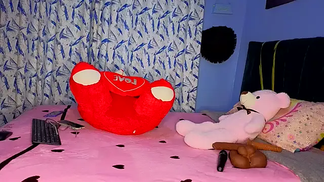 Cherriikenzie online show from 06/05/26, 07:03