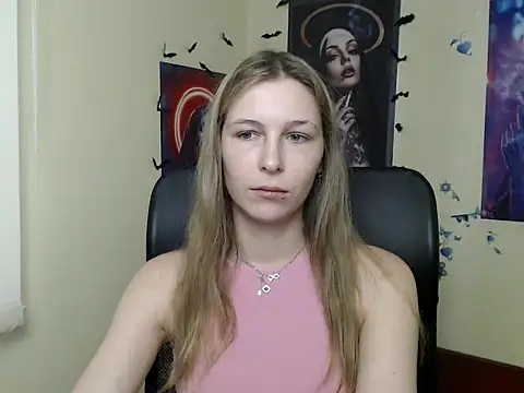 Snapshot of StrangerGi chatting on 06/17/26, 06:16 StrangerGi online show from 06/17/26, 06:16