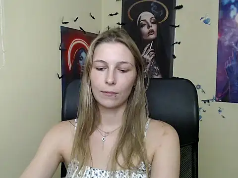 Snapshot of StrangerGi chatting on 06/29/26, 10:26 StrangerGi online show from 06/29/26, 10:26