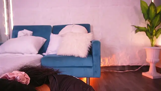 CailynBrowm online show from 04/18/26, 04:27