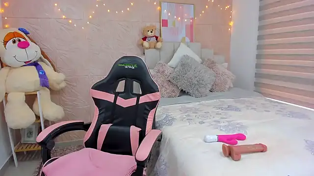 emilyharrix online show from 12/01/24, 09:37