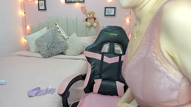 emilyharrix online show from 02/04/26, 09:20