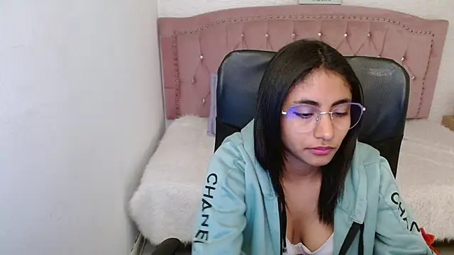 shaneelle online show from 02/06/25, 06:08