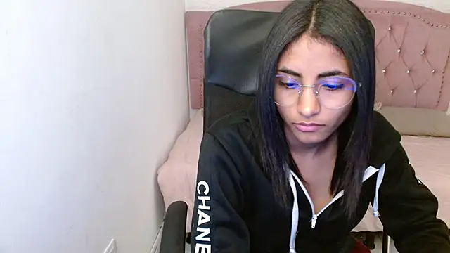 shaneelle online show from 02/14/25, 06:12