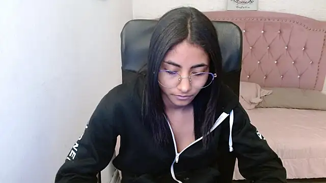 shaneelle online show from 02/14/25, 09:13