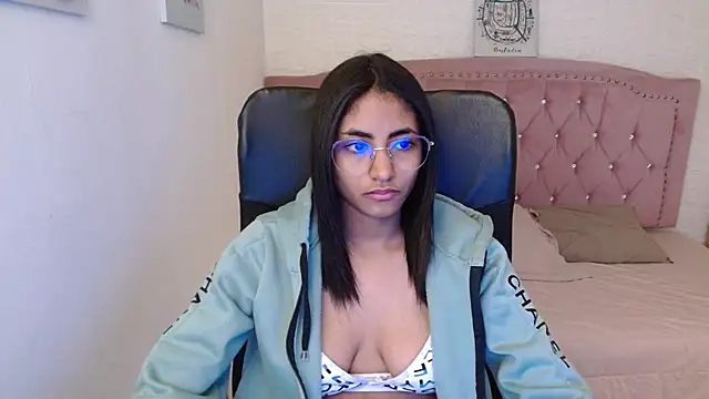 shaneelle online show from 02/18/25, 03:10