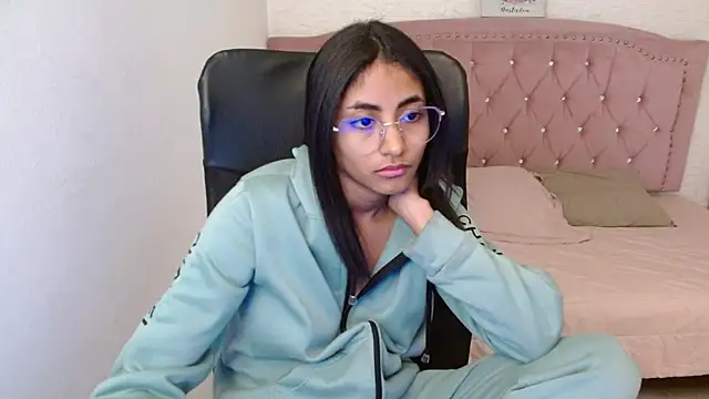 shaneelle online show from 02/18/25, 06:15