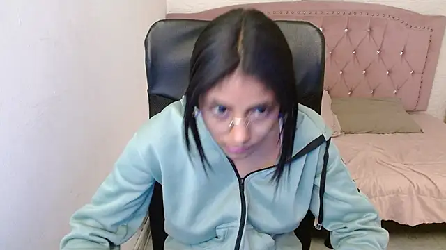 shaneelle online show from 02/18/25, 09:21