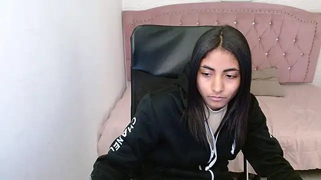 shaneelle online show from 02/20/25, 03:01