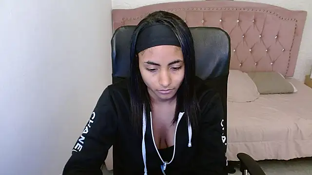 shaneelle online show from 03/05/25, 06:23