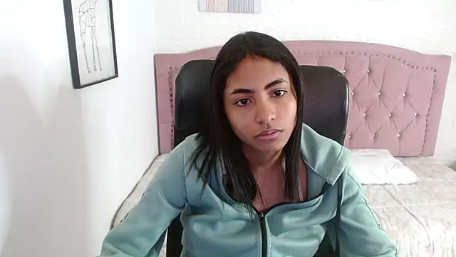 shaneelle online show from 10/15/25, 03:17