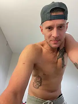 Snapshot of Camcam21 chatting on 11/06/25, 11:59 Camcam21 online show from 11/06/25, 11:59