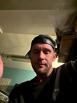 Snapshot of Camcam21 chatting on 11/12/25, 09:32 Camcam21 online show from 11/12/25, 09:32