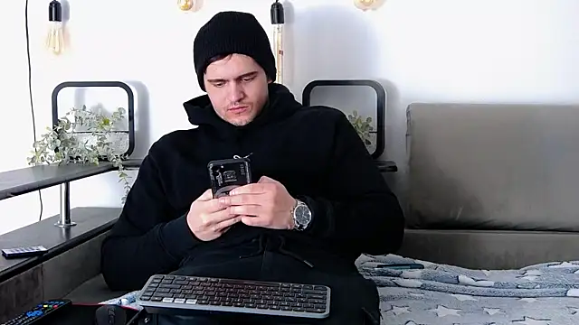 CarterCole online show from 02/23/25, 07:33