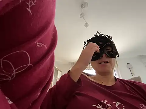 Marilou1983 online show from 11/19/25, 12:49