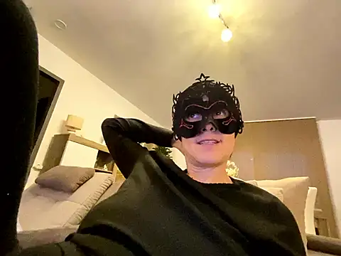 Marilou1983 online show from 01/19/26, 04:33