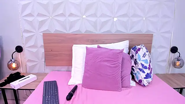 Stacey white  online show from 03/27/26, 07:57