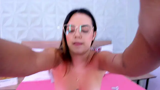Stacey white  online show from 06/04/26, 08:37