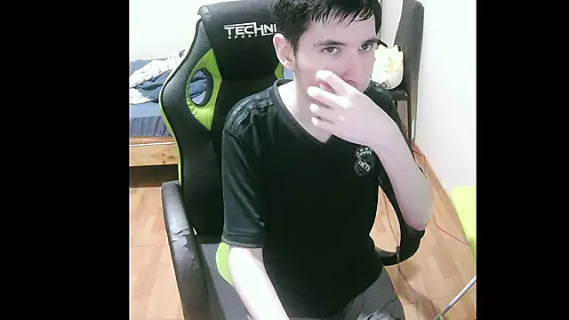 Snapshot of Twink_martinboy chatting on 12/23/24, 01:08 Twink martinboy online show from 12/23/24, 01:08