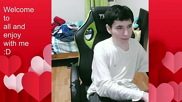 Snapshot of Twink_martinboy chatting on 10/24/25, 02:19 Twink martinboy online show from 10/24/25, 02:19