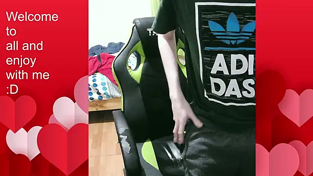 Snapshot of Twink_martinboy chatting on 11/01/25, 12:01 Twink martinboy online show from 11/01/25, 12:01