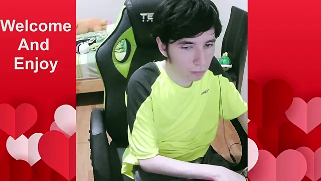 Snapshot of Twink_martinboy chatting on 07/15/26, 02:50 Twink martinboy online show from 07/15/26, 02:50