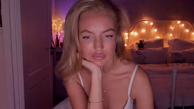 aestetick online show from 10/16/25, 03:02