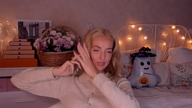 aestetick online show from 10/18/25, 03:46