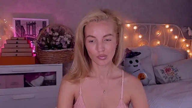 aestetick online show from 10/26/25, 10:21