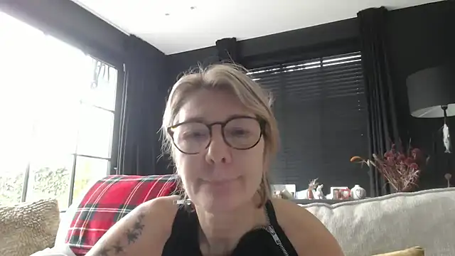 godinflower online show from 10/12/25, 08:02