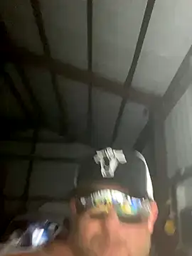 Snapshot of rocket8669 chatting on 10/16/25, 04:46 rocket8669 online show from 10/16/25, 04:46