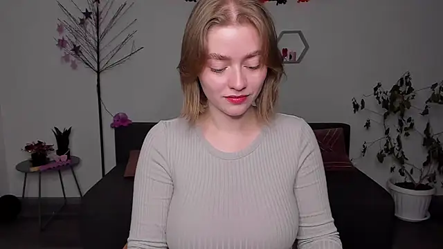 AidaPerry online show from 12/11/24, 05:37