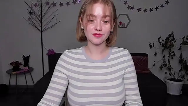 AidaPerry online show from 12/12/24, 02:55