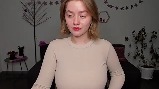 AidaPerry online show from 12/22/24, 05:32