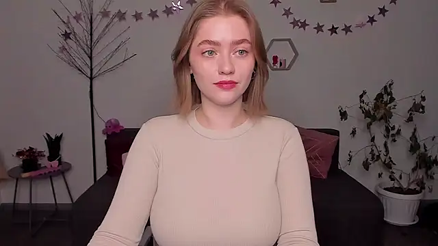 AidaPerry online show from 12/28/24, 03:04