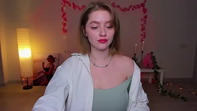 AidaPerry online show from 01/21/25, 02:05