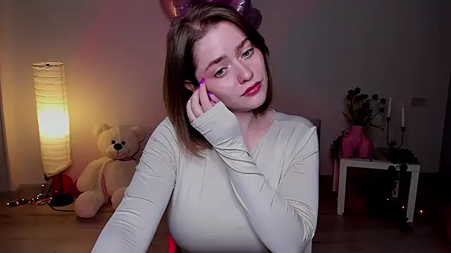 AidaPerry online show from 03/14/25, 08:28