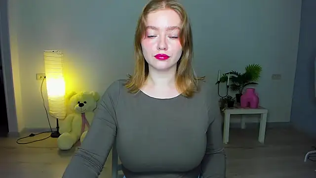 AidaPerry online show from 10/04/25, 03:43