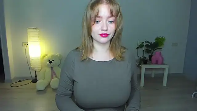 AidaPerry online show from 10/10/25, 04:17