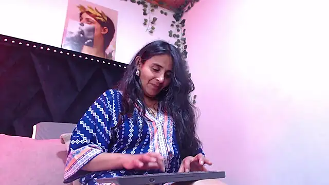  Marcela   online show from 09/17/25, 12:29