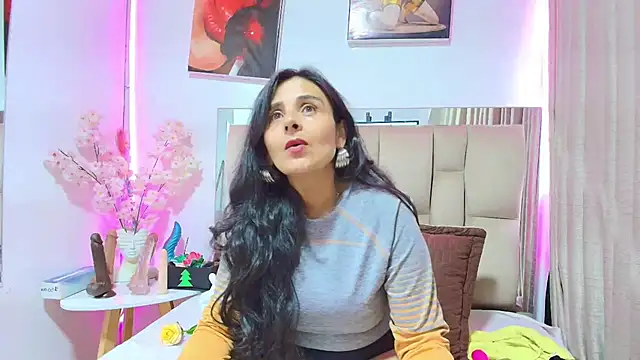 Snapshot of _Marcela__ chatting on 05/13/26, 11:29 Marcela online show from 05/13/26, 11:29