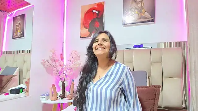 Snapshot of _Marcela__ chatting on 05/16/26, 11:31 Marcela online show from 05/16/26, 11:31